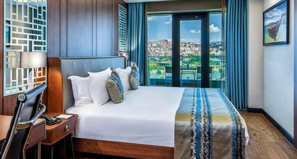 Arise Hotel Golden Horn Room Type - Deluxe Double Room with Balcony and Sea View