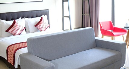 The Bridge Club Hotel Room Type - Premium King