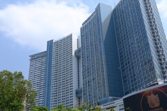 The Bridge Club Hotel