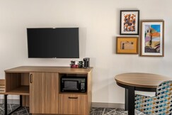 Hampton Inn & Suites by Hilton Riverside/Corona East