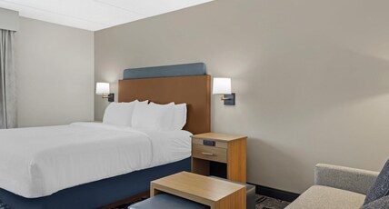 Best Western Plus Willmar Room Type - 1 King Bed, Non-Smoking, Sofabed, Work Desk, Microwave And Refrigerator, Wi-Fi, Full Breakfast Best Western Plus Willmar Room Type - 1 King Bed, Non-Smoking, Sofabed, Work Desk, Microwave And Refrigerator, Wi-Fi, Full Breakfast