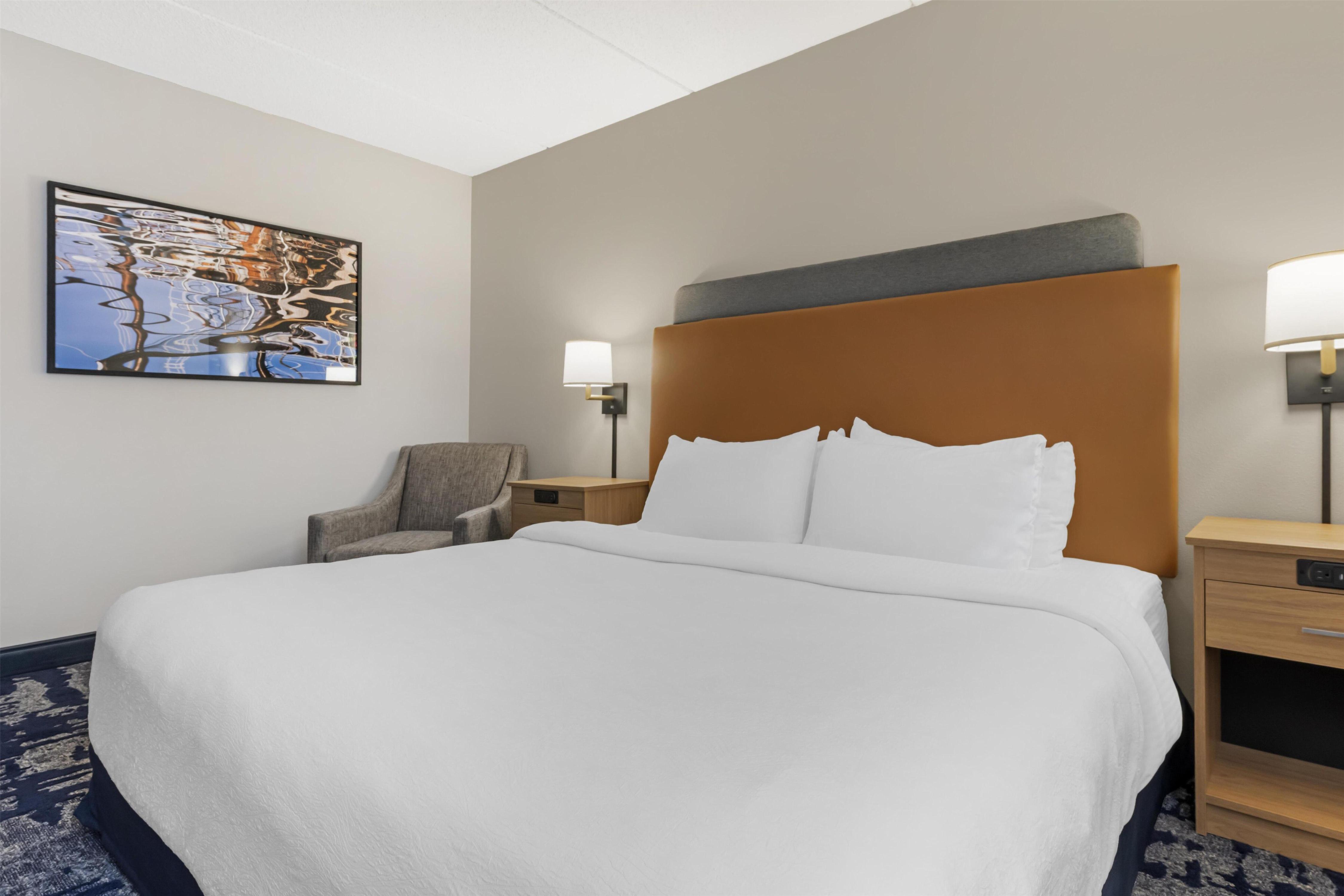 Best Western Plus Willmar - Tap to explore photos