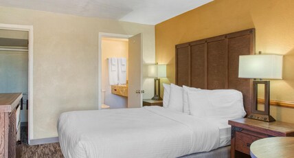 Best Western Rancho Grande Room Type - 1 Queen Bed, Non-Smoking, Microwave And Refrigerator, Full Breakfast