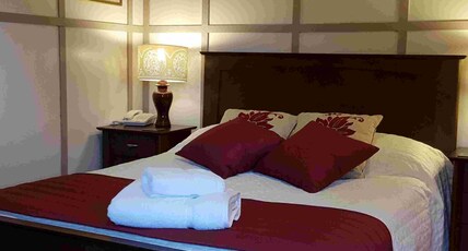 OYO The Walnut Tree Room Type - Standard Double Room