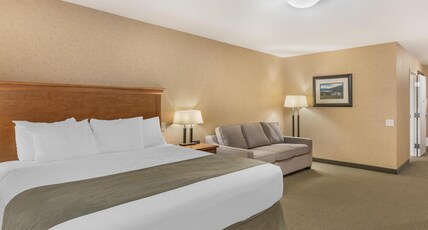 Best Western Sicamous Inn Room Type - Accessible - 1 King, Mobility Accessible, Roll In Shower, Sofabed, Non-Smoking, Full Breakfast