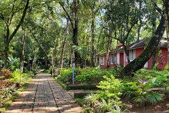 Friendz Homestay | Rooms & Restaurant