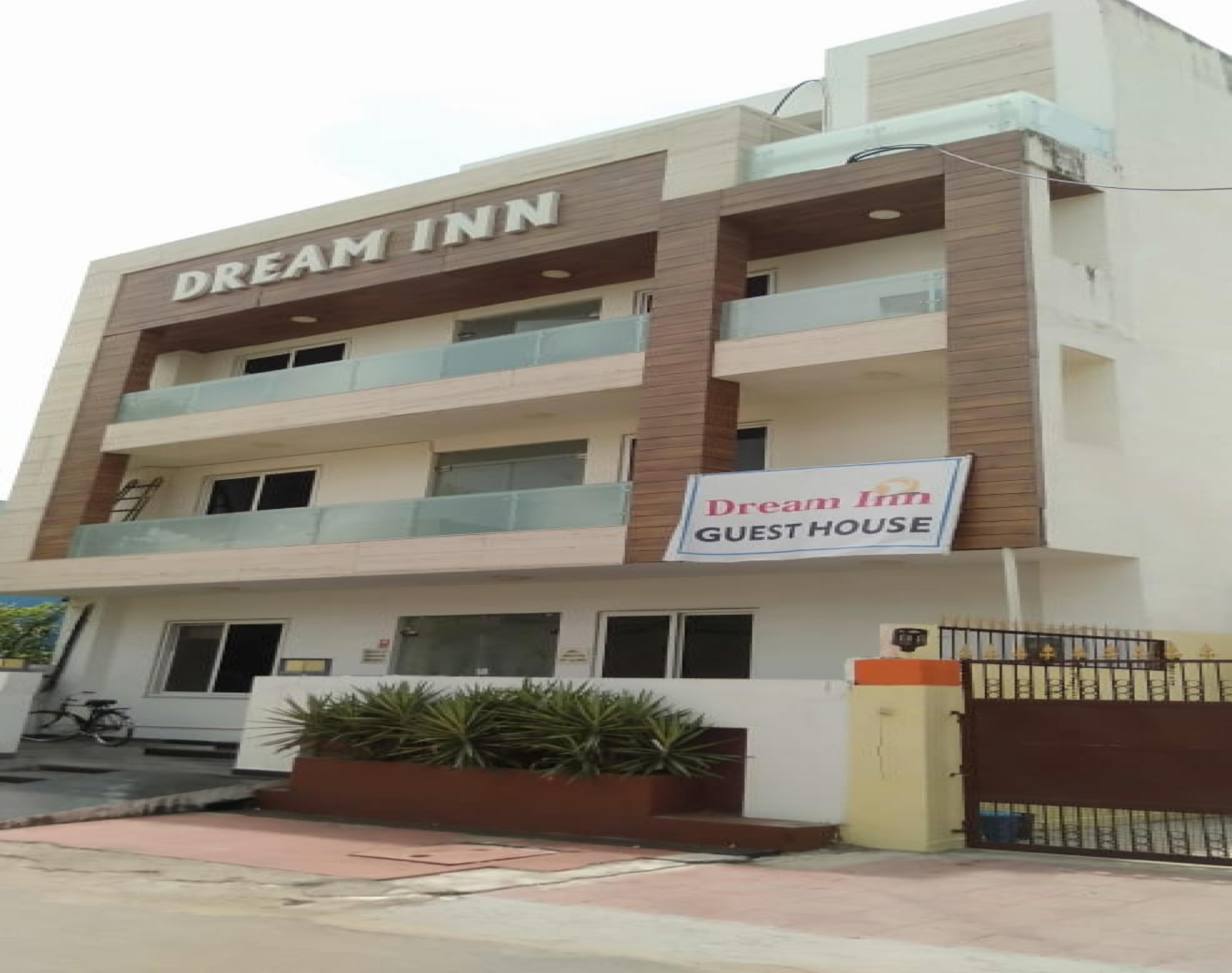 Dream Inn - Tap to explore photos