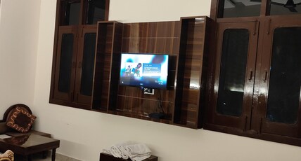 4N Home Stay | Golden Temple View | Lift available Room Type - Master Family Room