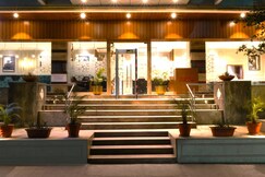 7 Apple Hotel - Viman Nagar, Pune