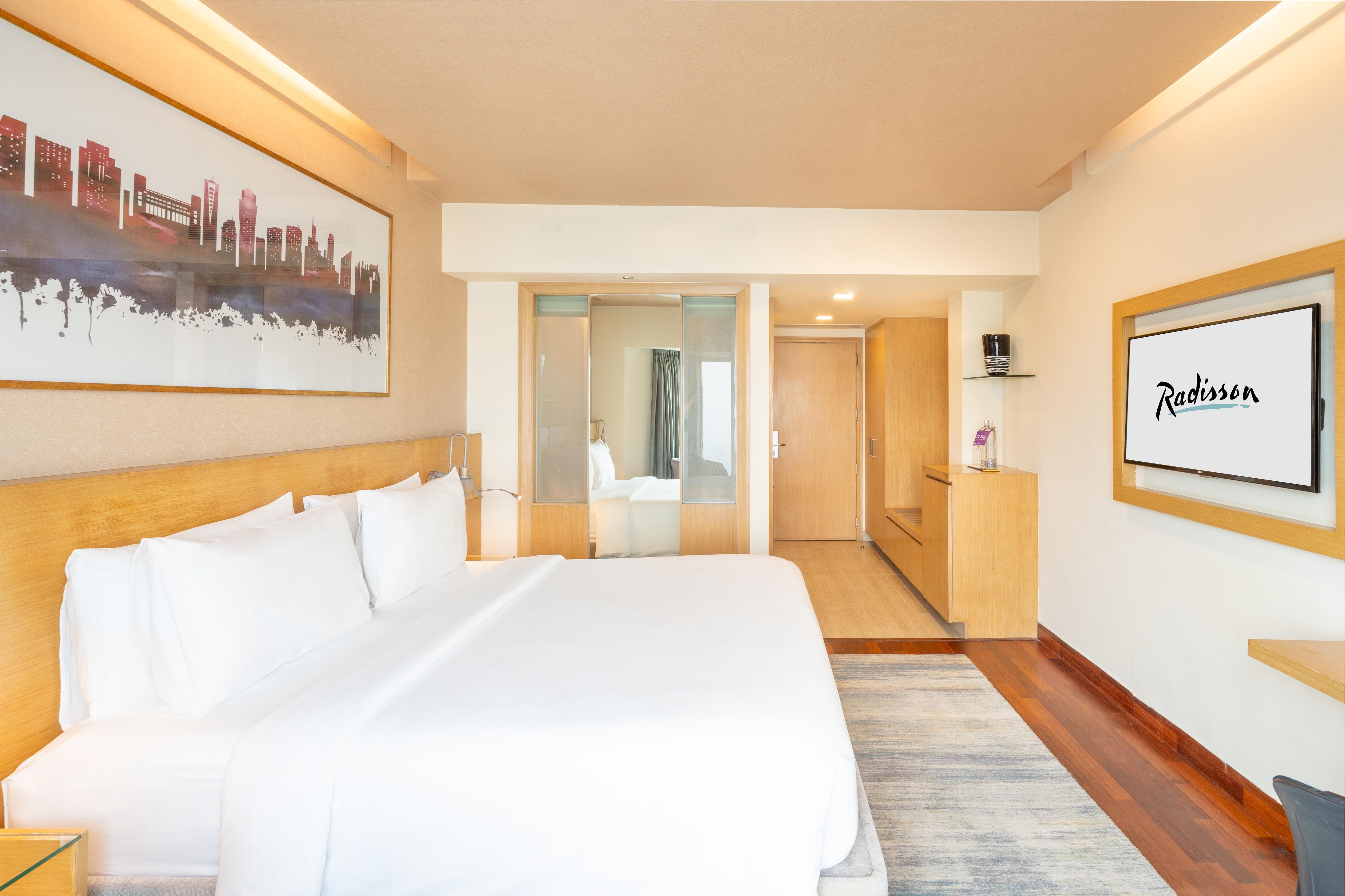 Radisson Hotel Gurugram Sohna Road City Center Room Type - SuperiorRoom