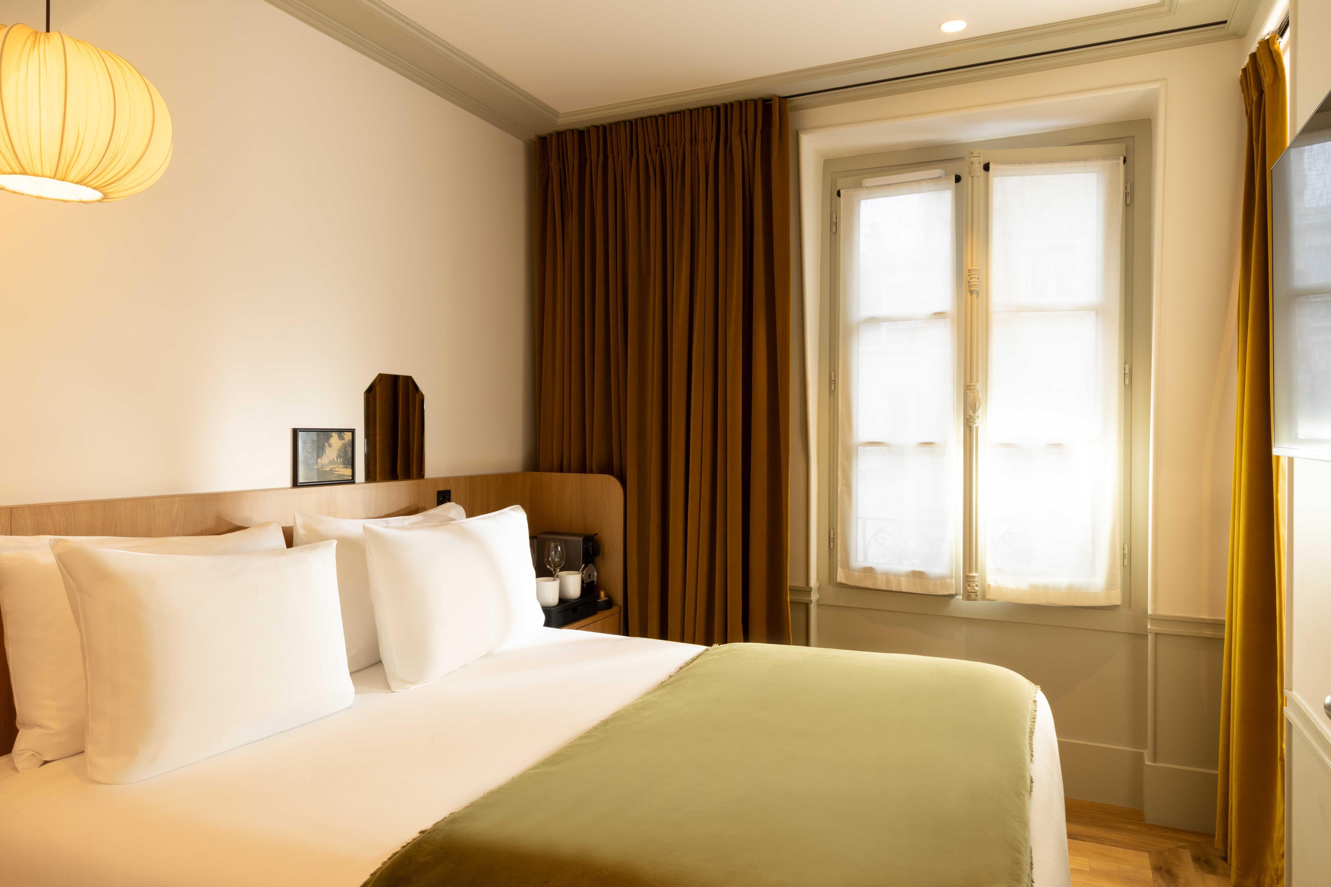 Hotel Casimir - Tap to explore photos