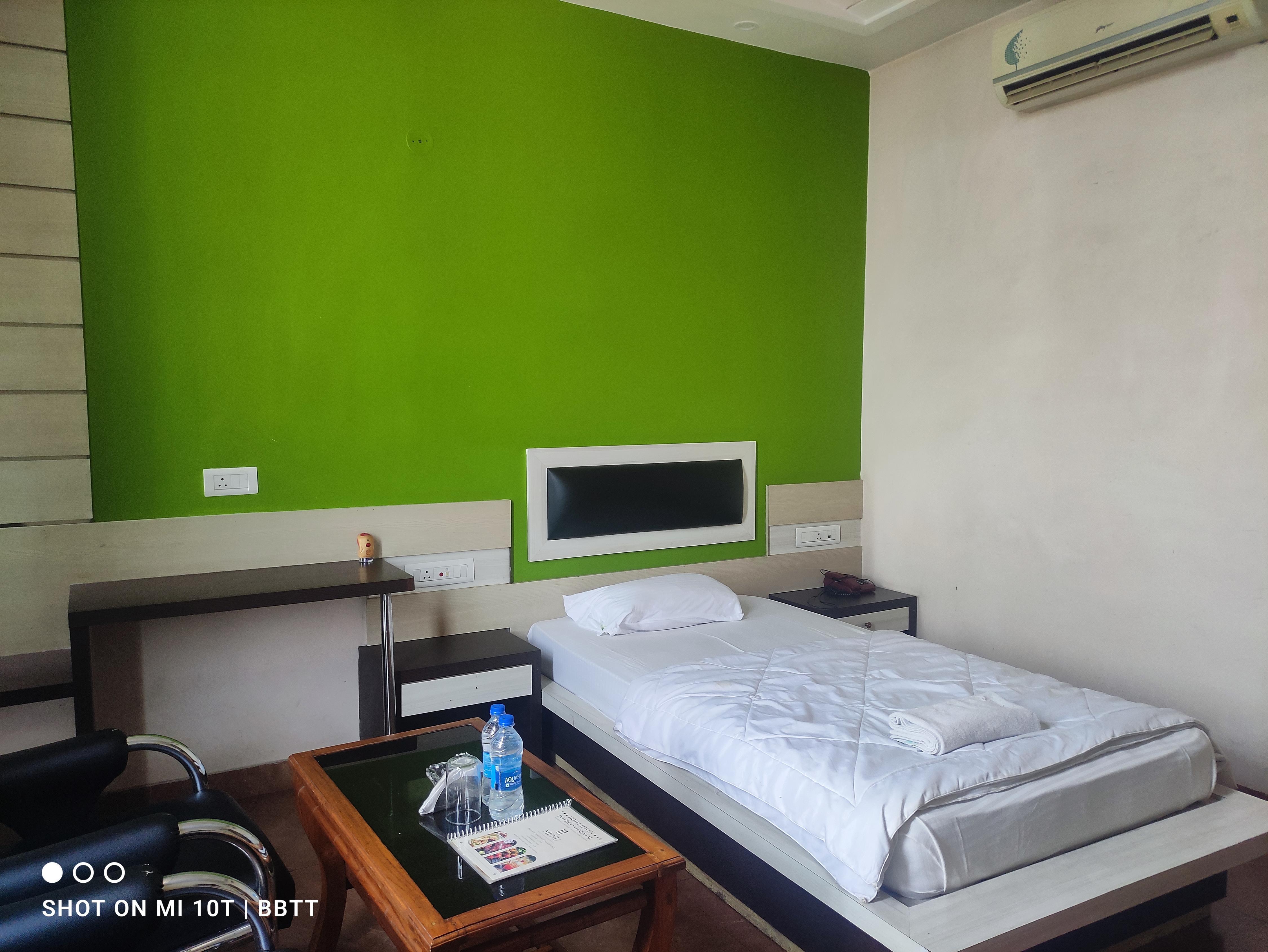 hotel haven Intercontinental Room Type - AC SINGLE DELUX