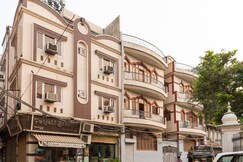 Hotel Sakhi Inn by Urban Galaxy Near Golden Temple