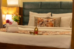 Address of INDUS MOUNT ROYALE HOTEL-100Mtrs from Mall