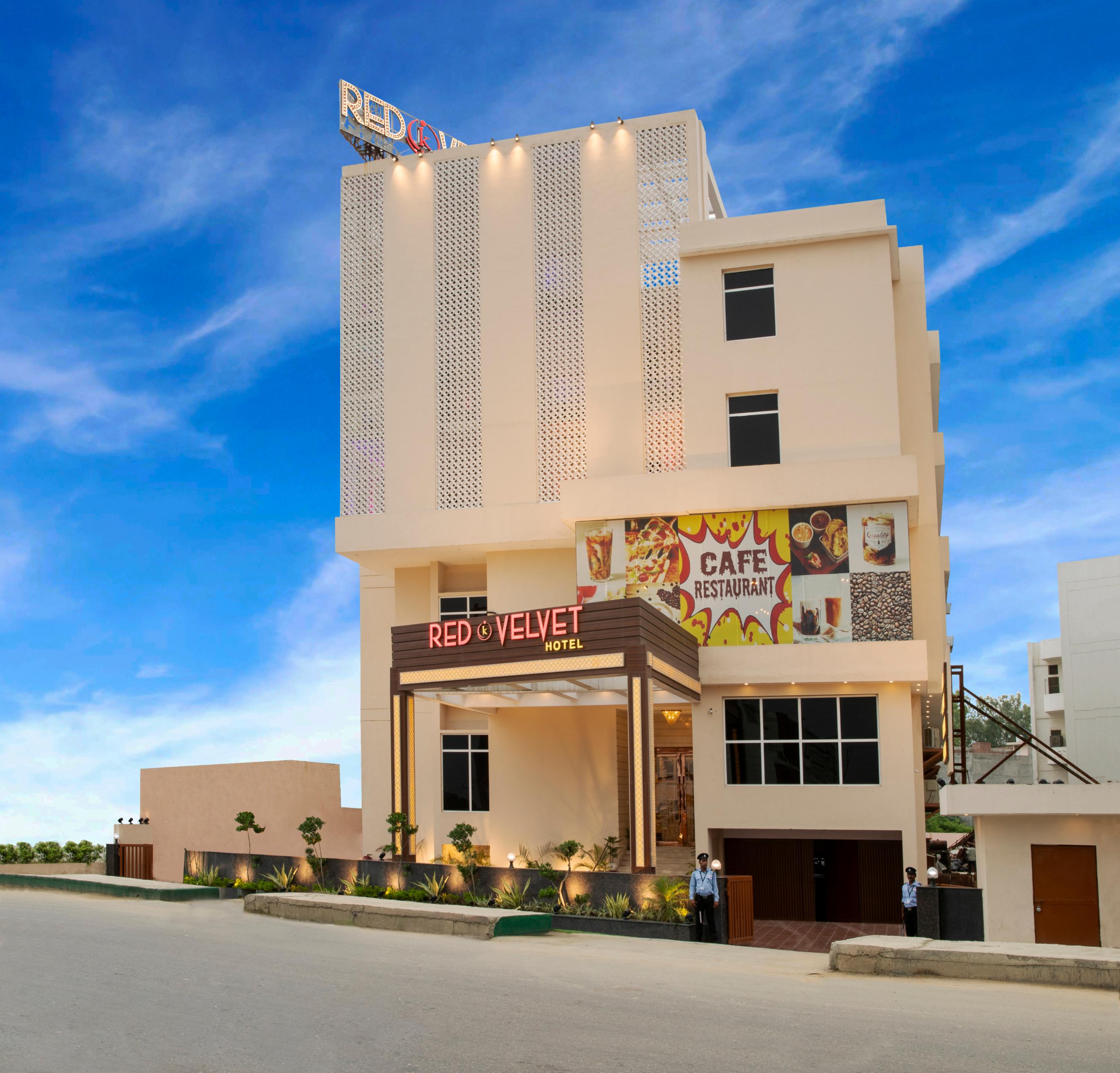 Hotel Red K Velvet