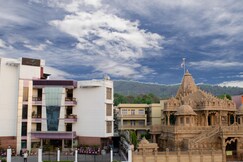 Brinjal Hotels @Har Ki Pauri Road