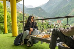 Whoopers Hostel - Tosh