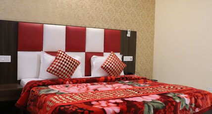 HOTEL ESS PEE 91 Room Type - Super Deluxe