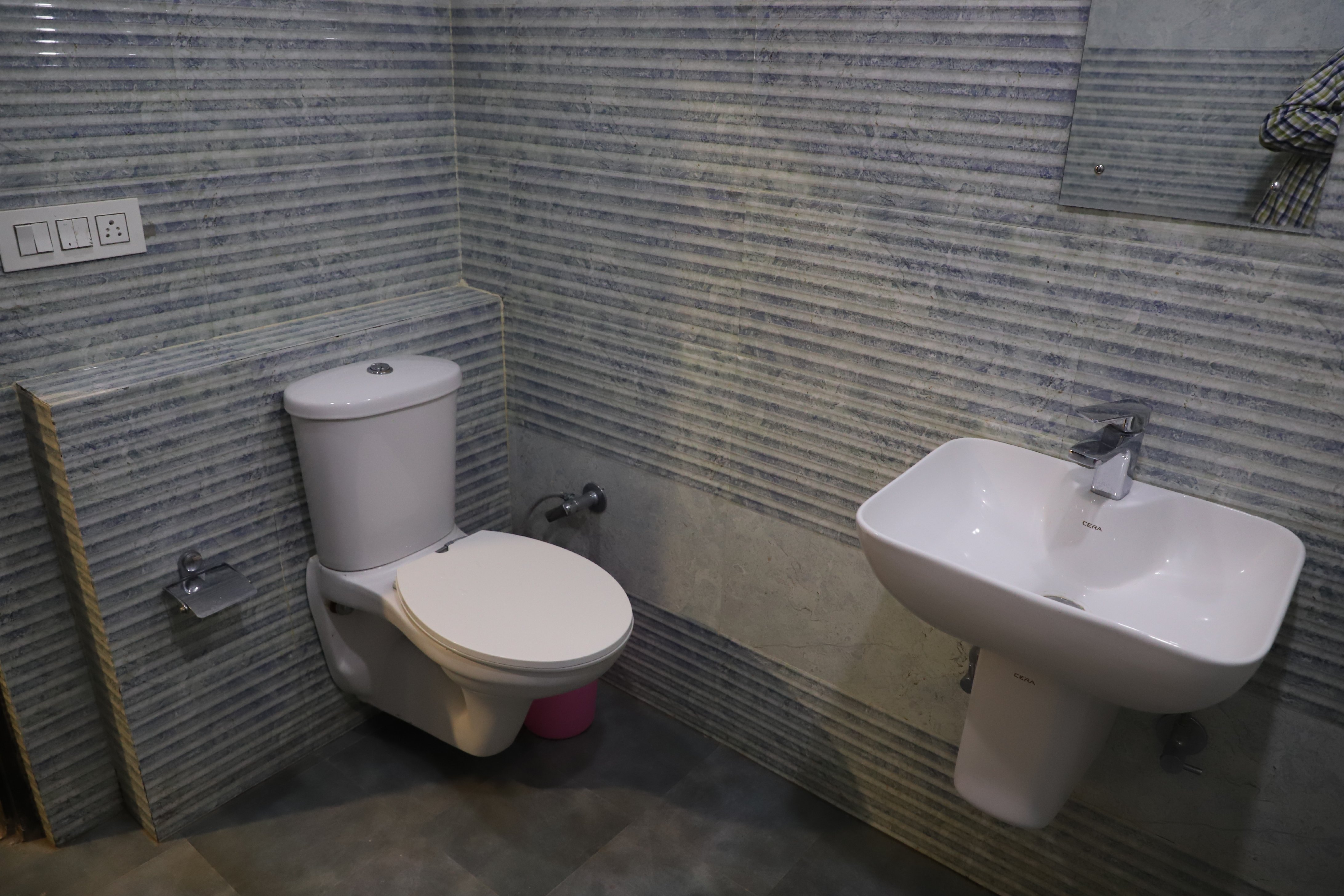 HOTEL ESS PEE 91 - Tap to explore photos