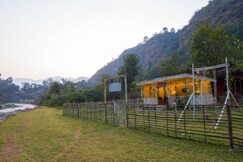 Kainaat- A Riverside Homestay