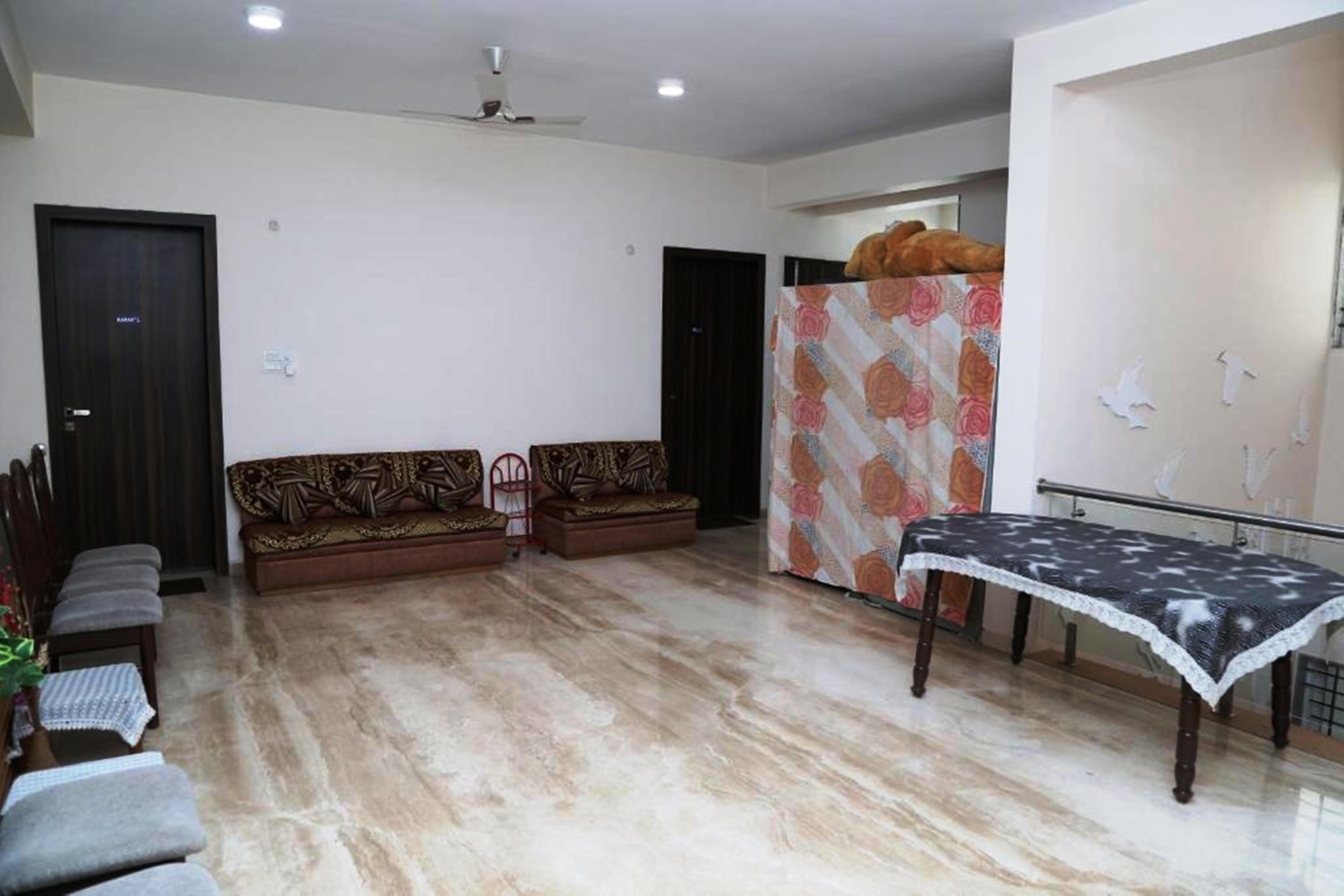 Maninder's Home Stay - Tap to explore photos