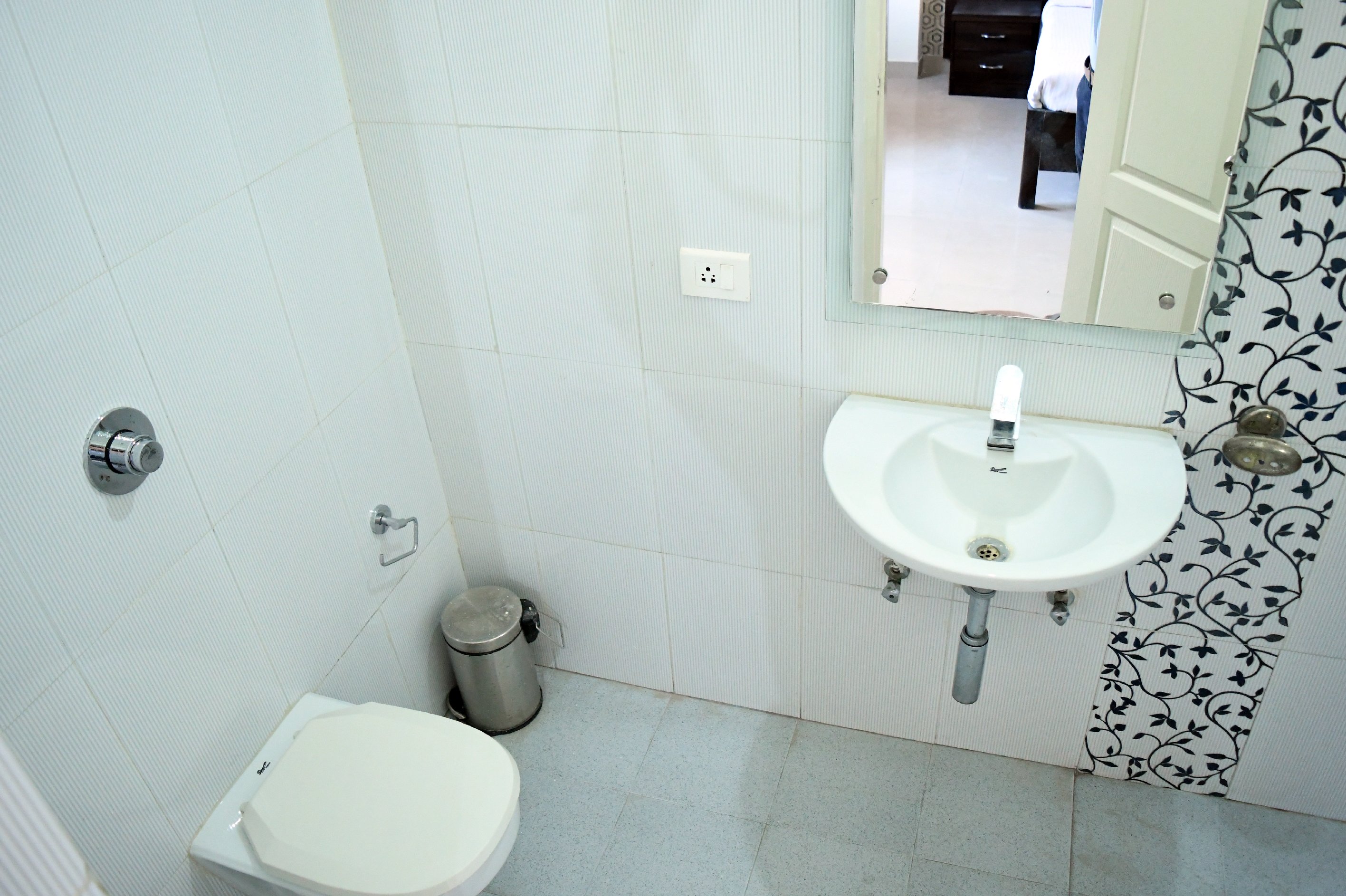 Ganga Darshnam Guest House - Tap to explore photos