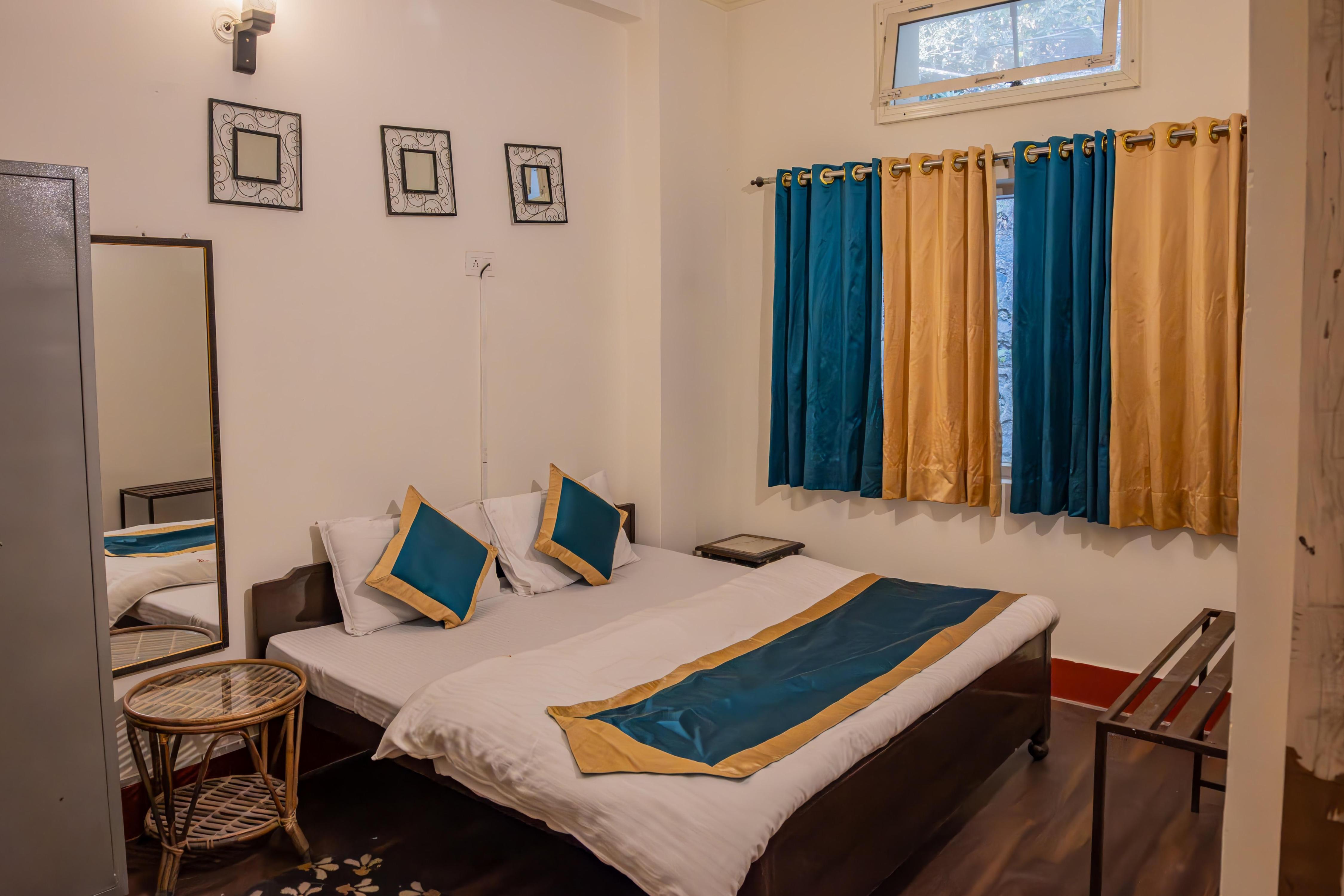 Dew Drops Homestay Room Type - Standard Double Room