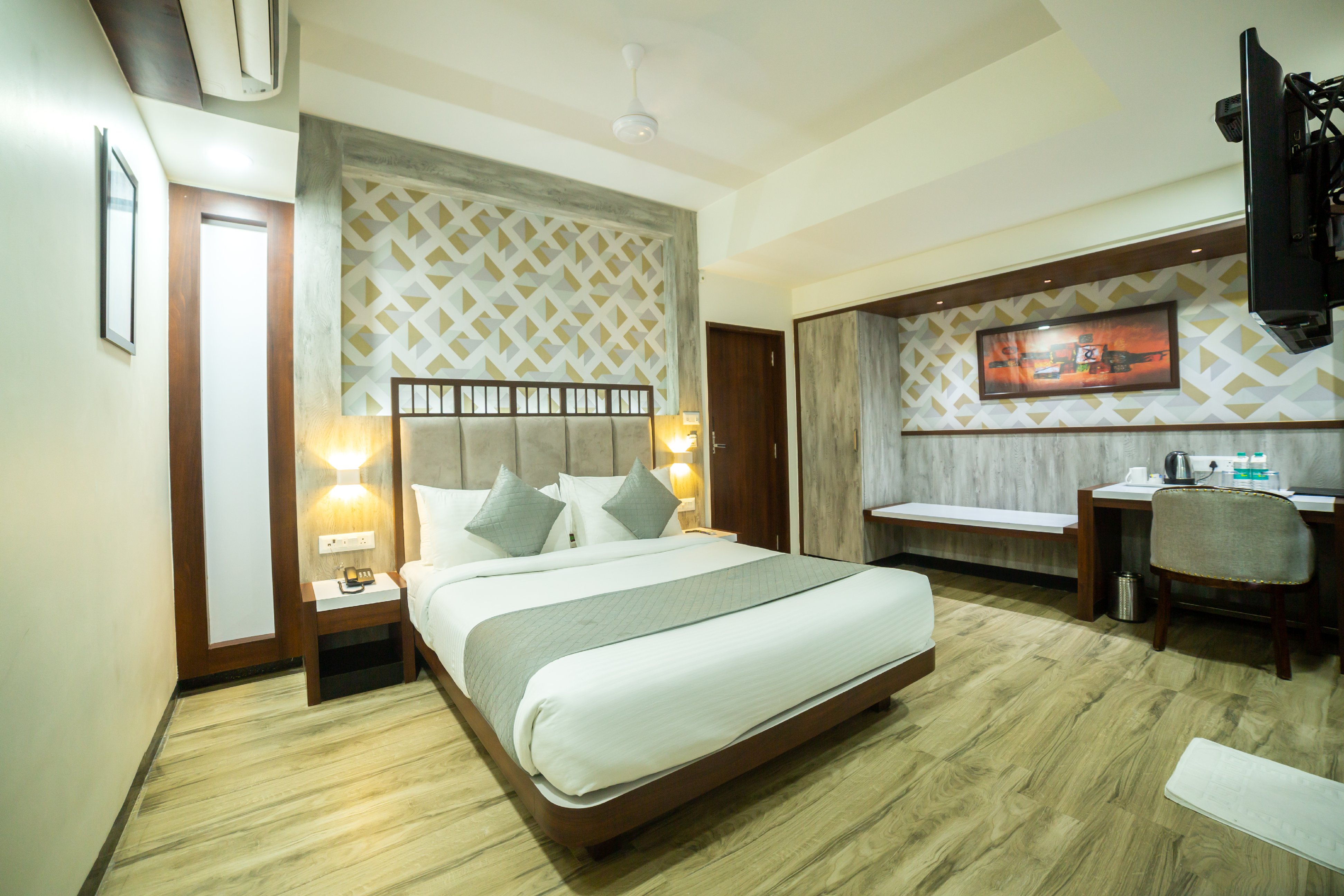 Hotel Kissan Legacy Room Type - Club Room ( 1 single large bed