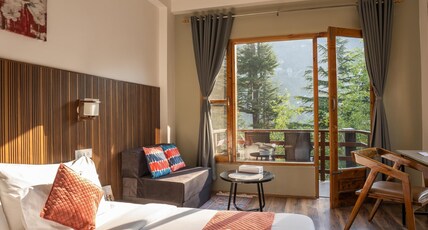Alt Life - Manali | Rooms & Dorms Room Type - Superior Room with Balcony and River View Alt Life - Manali | Rooms & Dorms Room Type - Superior Room with Balcony and River View