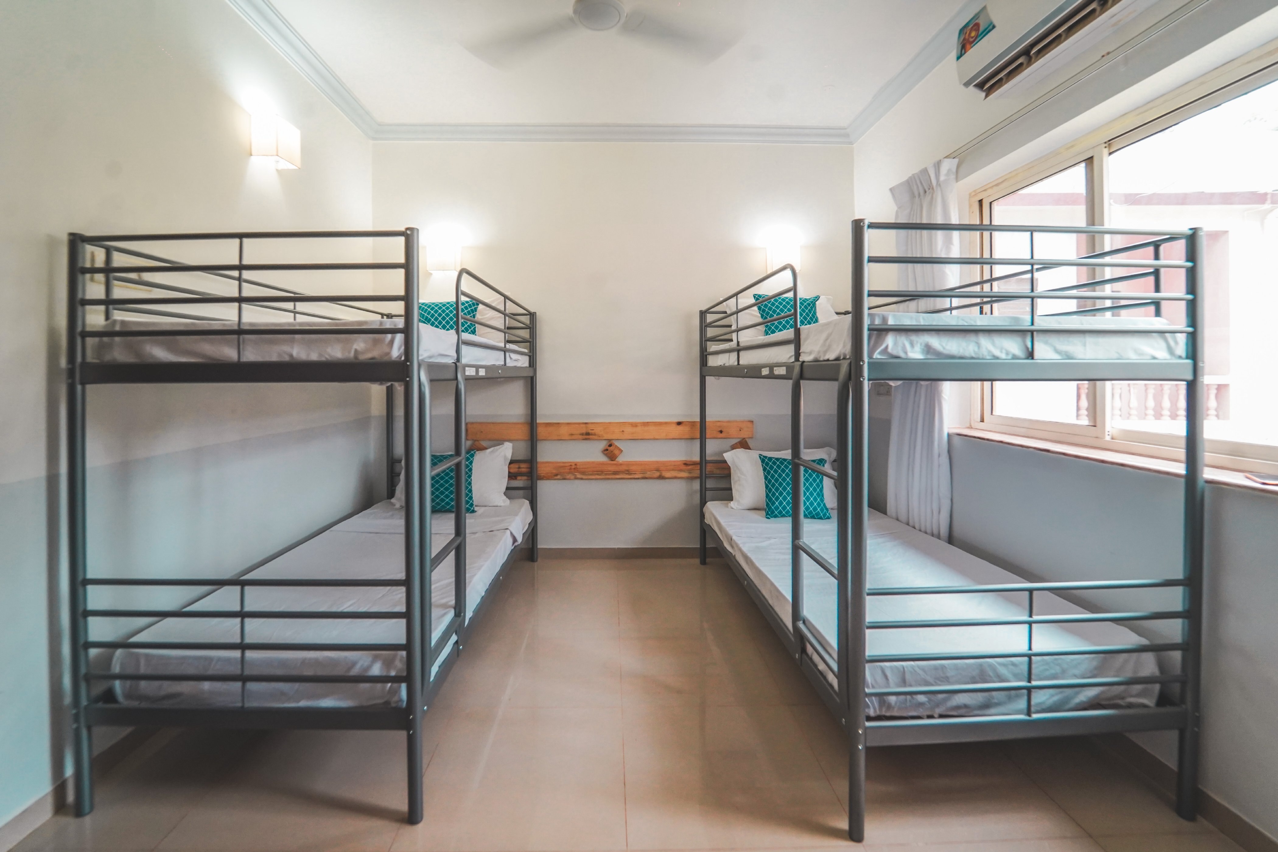 Piggy Hostel Arambol - Tap to explore photos