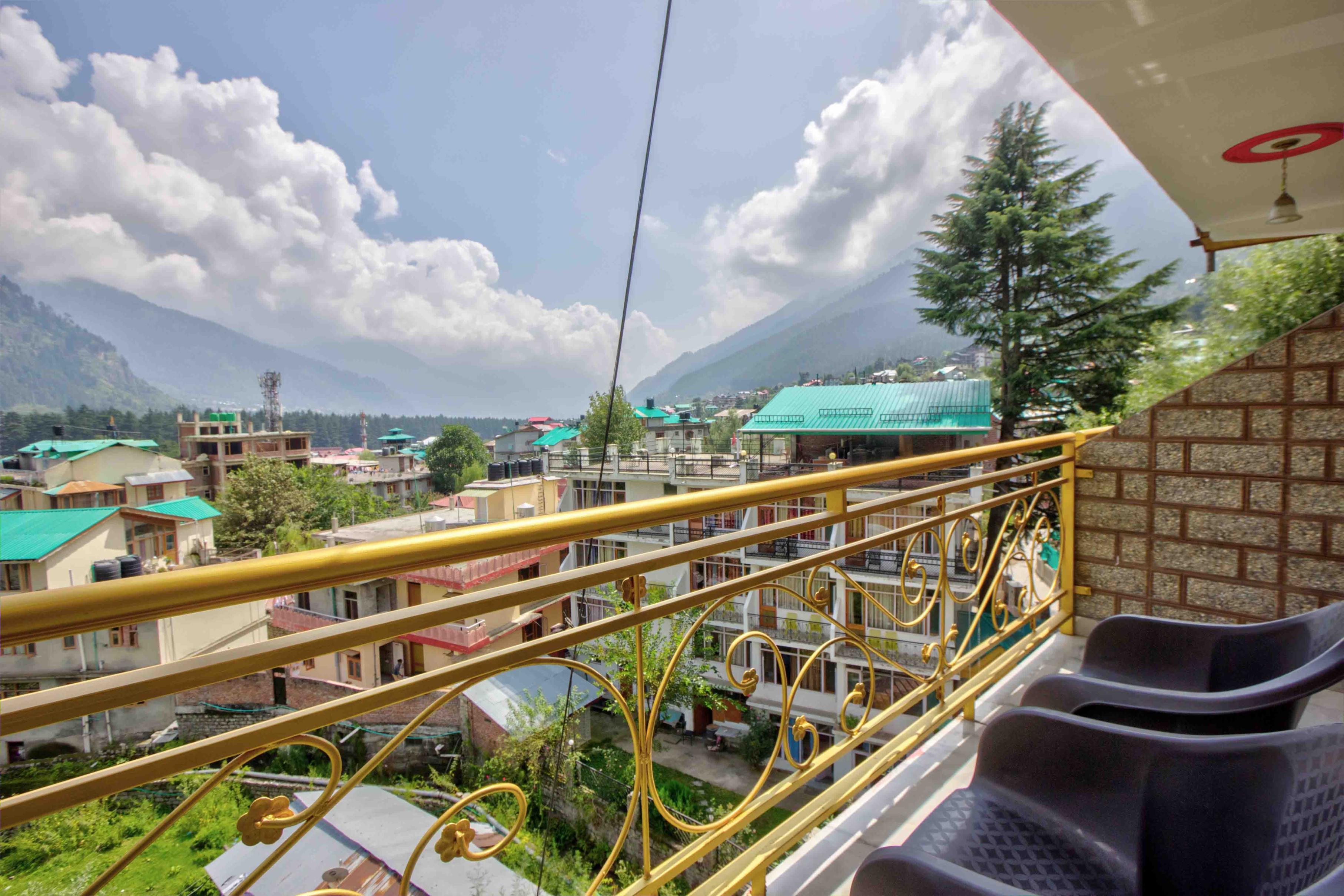 Hotel Sun Light Manali - Tap to explore photos