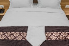 Elegant Gold Hotel