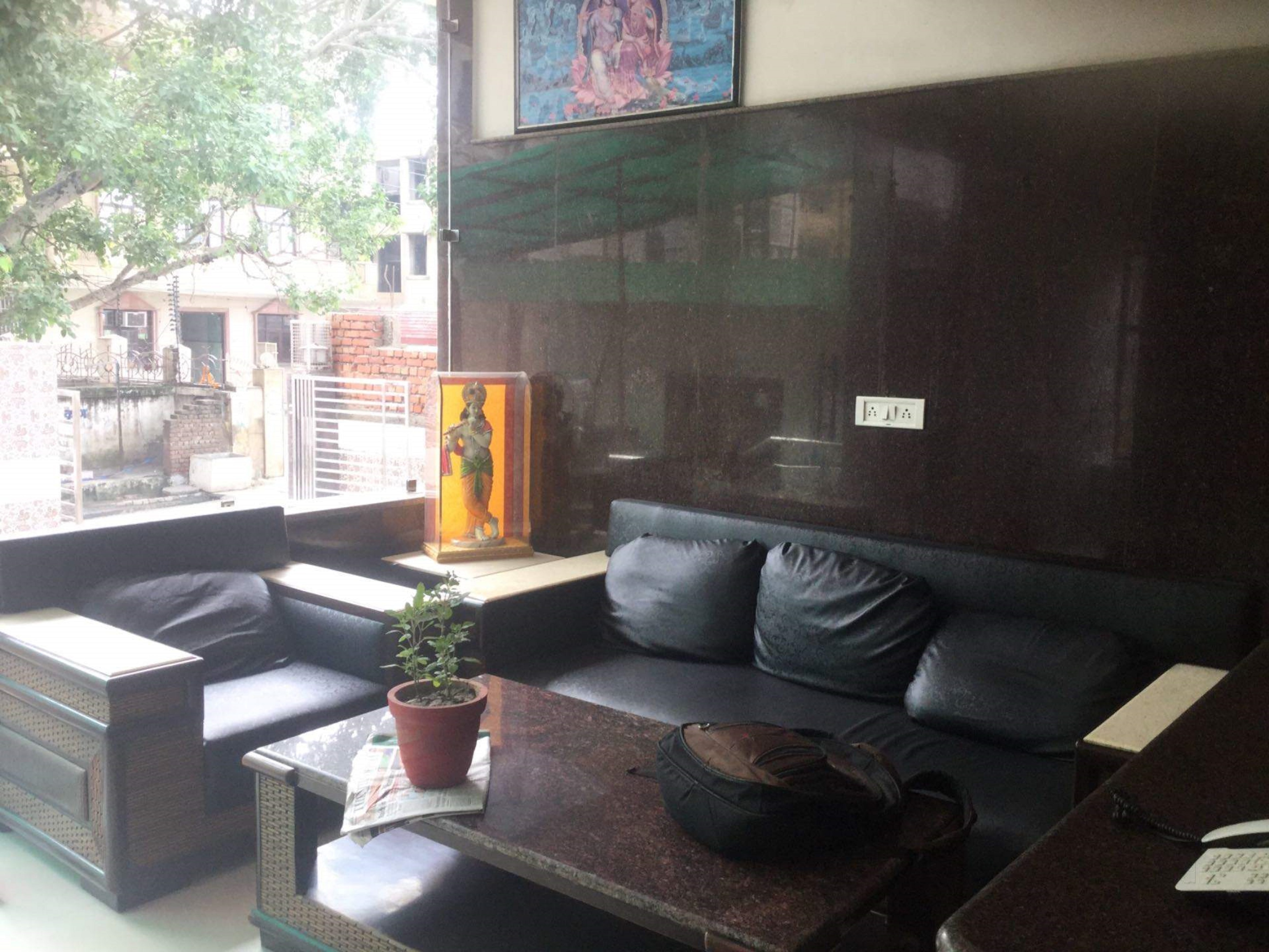 Shri Radhe Radhe Ashram - Tap to explore photos
