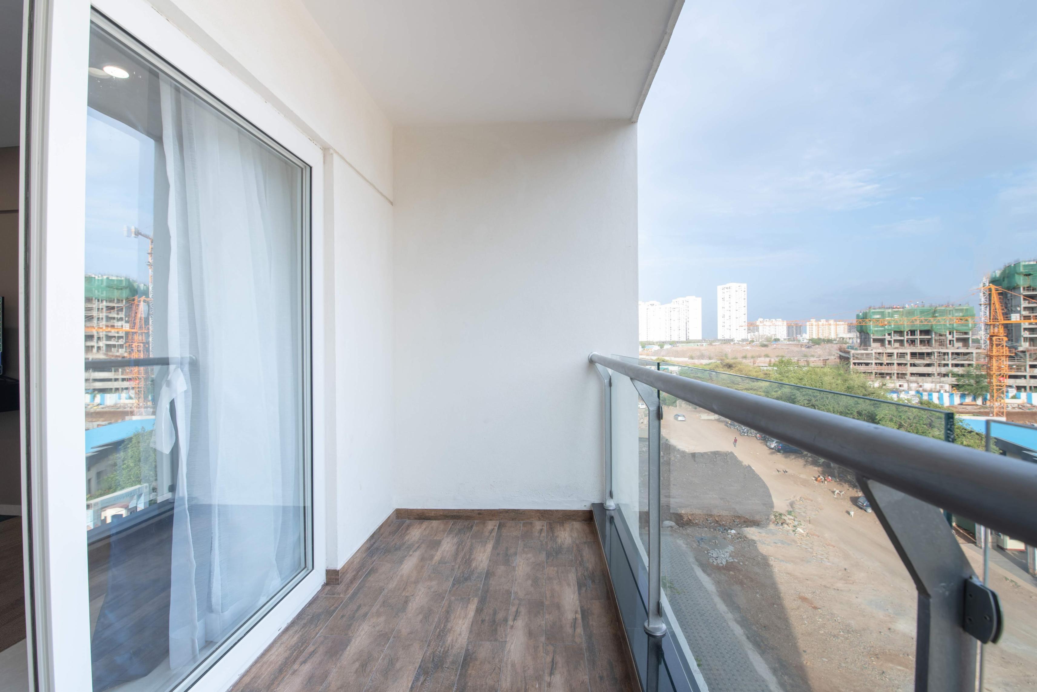 StayBird - B Suite, A Business Hotel - Tap to explore photos