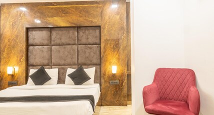 Hotel Cosmo Room Type - Deluxe Room