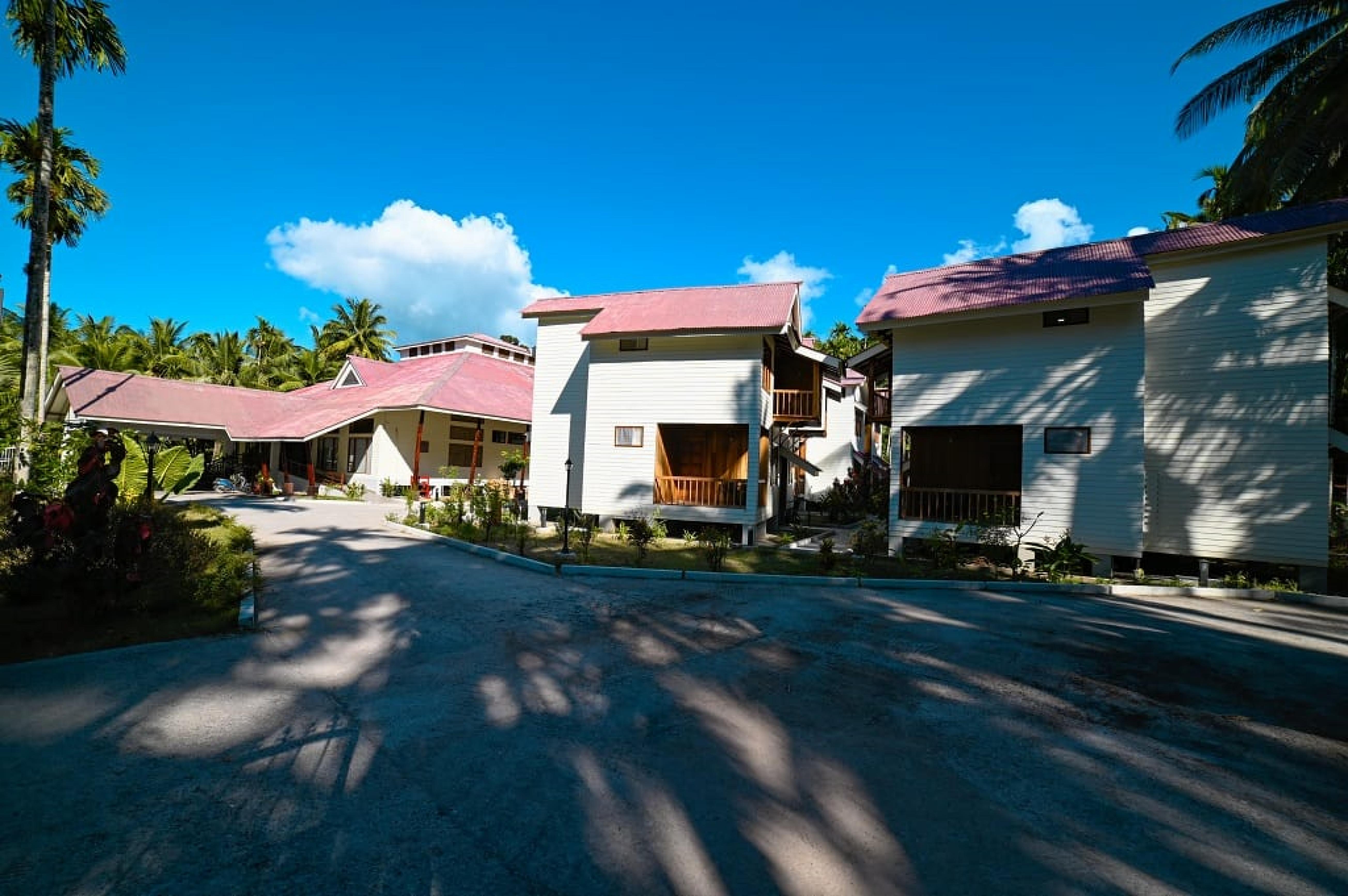 BOWFINS RESORTS
