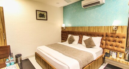 Hari Niwas - A Boutique Garden Resort Room Type - Deluxe Double Bed Room