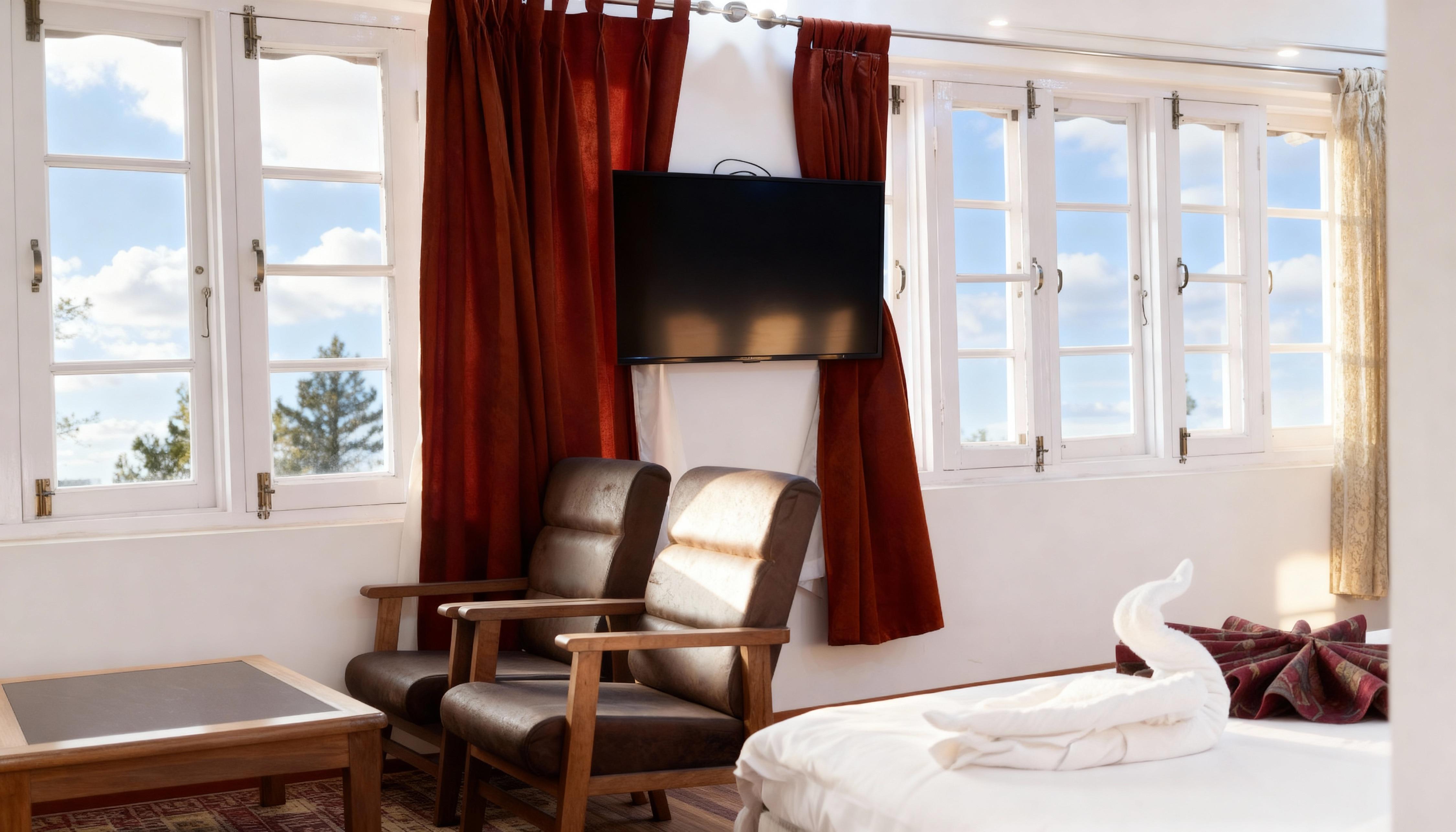 Hotel Sultan Residency Nigeen Lake - Tap to explore photos
