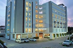 The Silvertips Kothamangalam( Ayurvedic Resort and Convention centre)