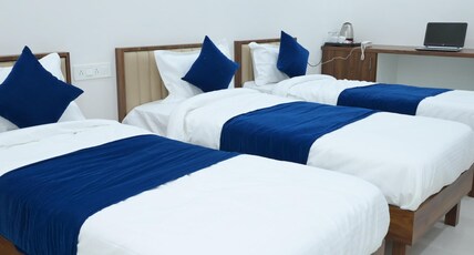DAZE OFF STUDIO HOUSE | Wi-Fi & Lawn Room Type - Deluxe Room | Triple (B Wing)
