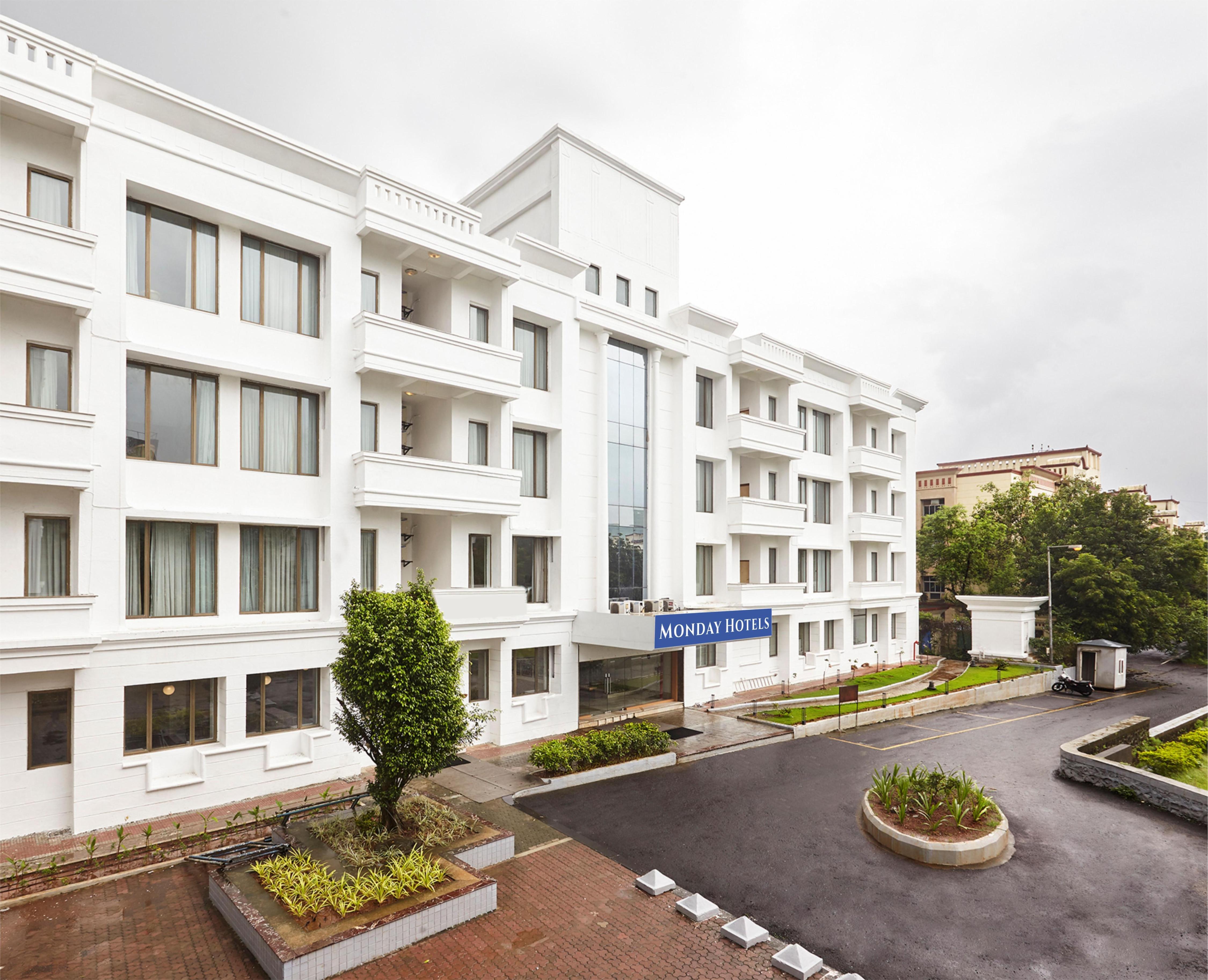 Monday Hotels  Mahape