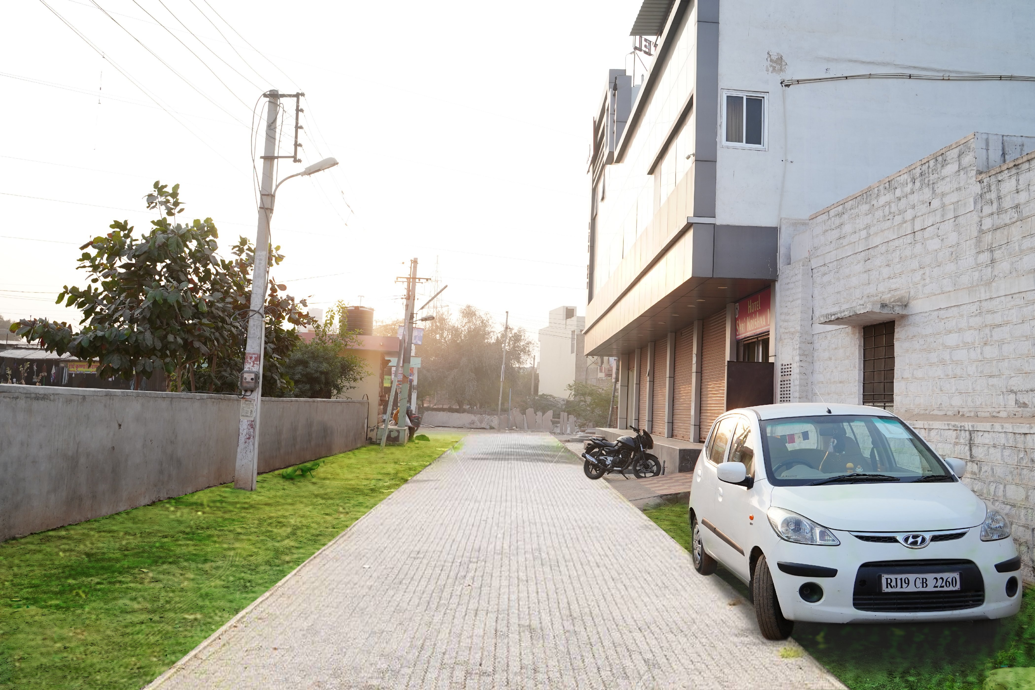 Hotel Shri Krishna Inn - Tap to explore photos