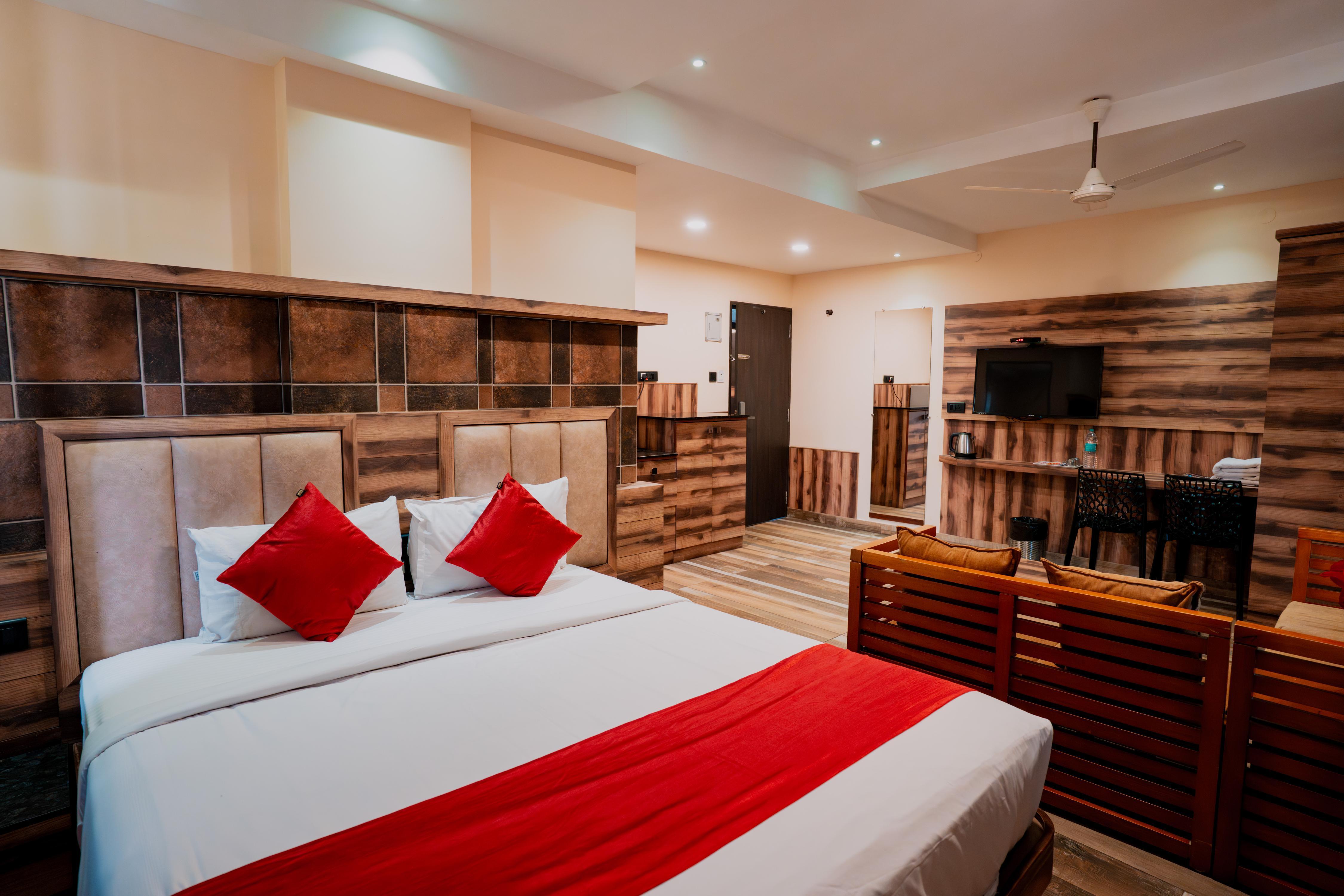Laxman Residency Room Type - SUITE DOUBLE AC
