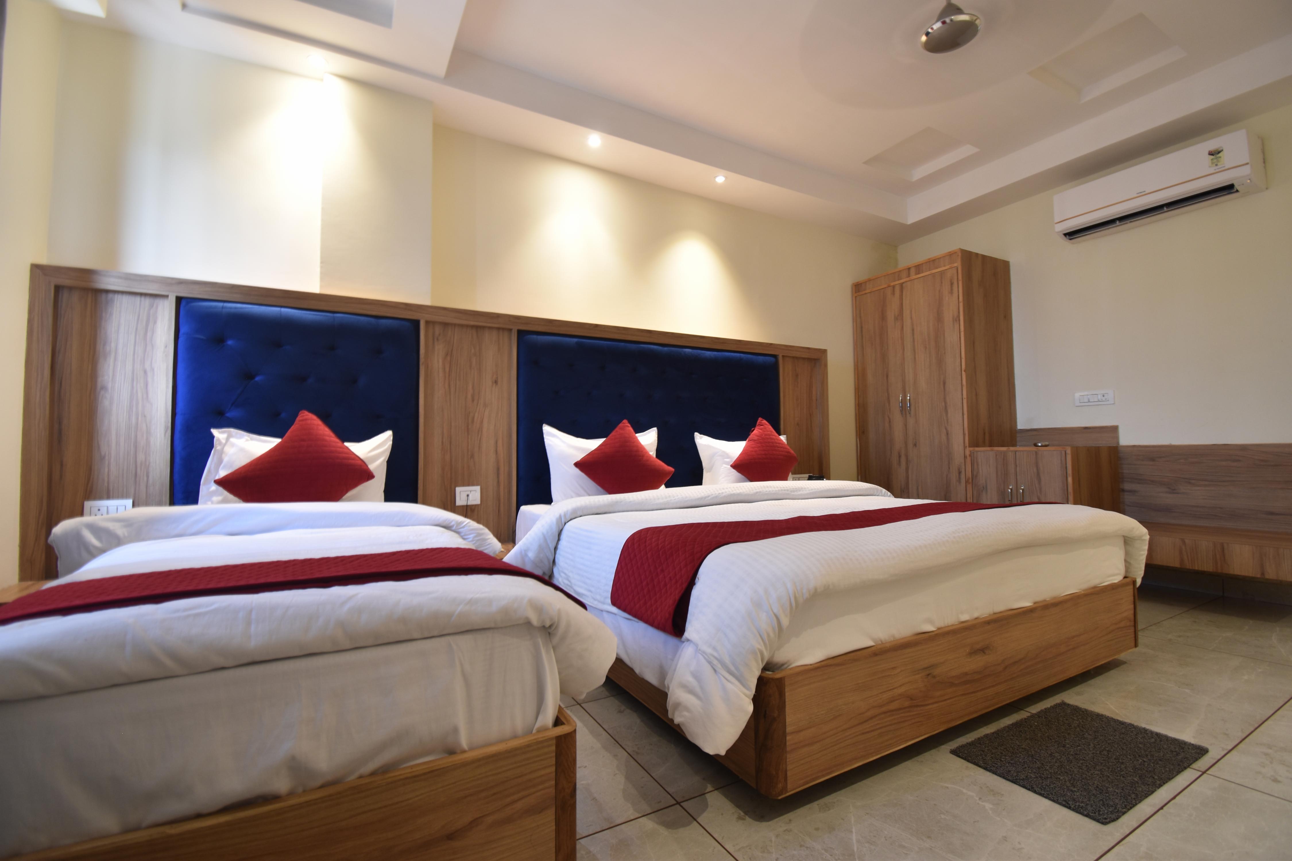 Hotel Vaishno Devi Heights - Tap to explore photos