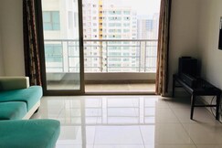 Sky High | Room & Pool