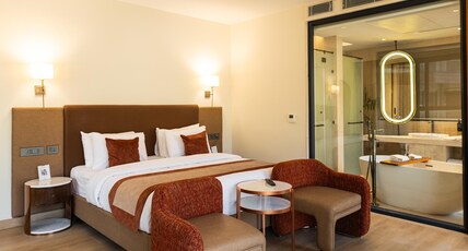 Antalya Hotel & Spa, Rishikesh Room Type - Junior Suite with Bathtub, Balcony and Ganges View