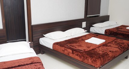 PUROHIT RESIDENCY, Room Type - Family Room 5 BED Non AC