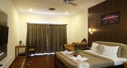 SPARV Aulakhs Resort Room Type - Deluxe Room with Balcony and Sea View