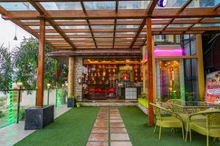 Shiv Rudraksh Resort - Near Assi Ghat