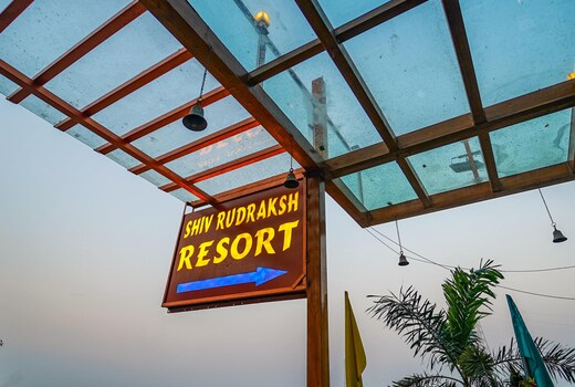 Shiv Rudraksh Resort - Near Assi Ghat